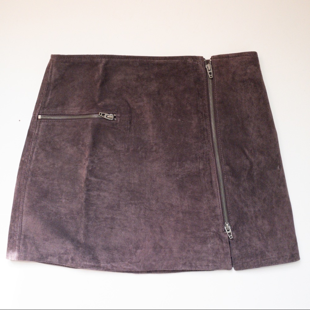 Blank NYC Deep Purple Suede Mini Skirt Size 28 (size 6)